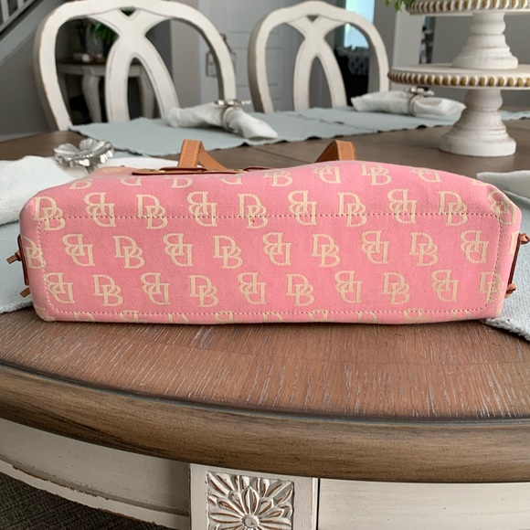 Dooney & Bourke monogram handbag - Picture 6 of 7